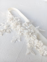 Load image into Gallery viewer, Aurore Garter Silver