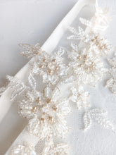 Load image into Gallery viewer, Aurore Garter Gold