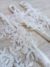 Load image into Gallery viewer, The delicate garter
